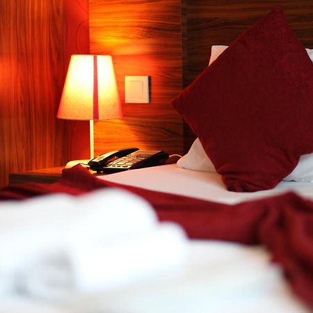 Somya Hotel Gebze Bagian luar foto